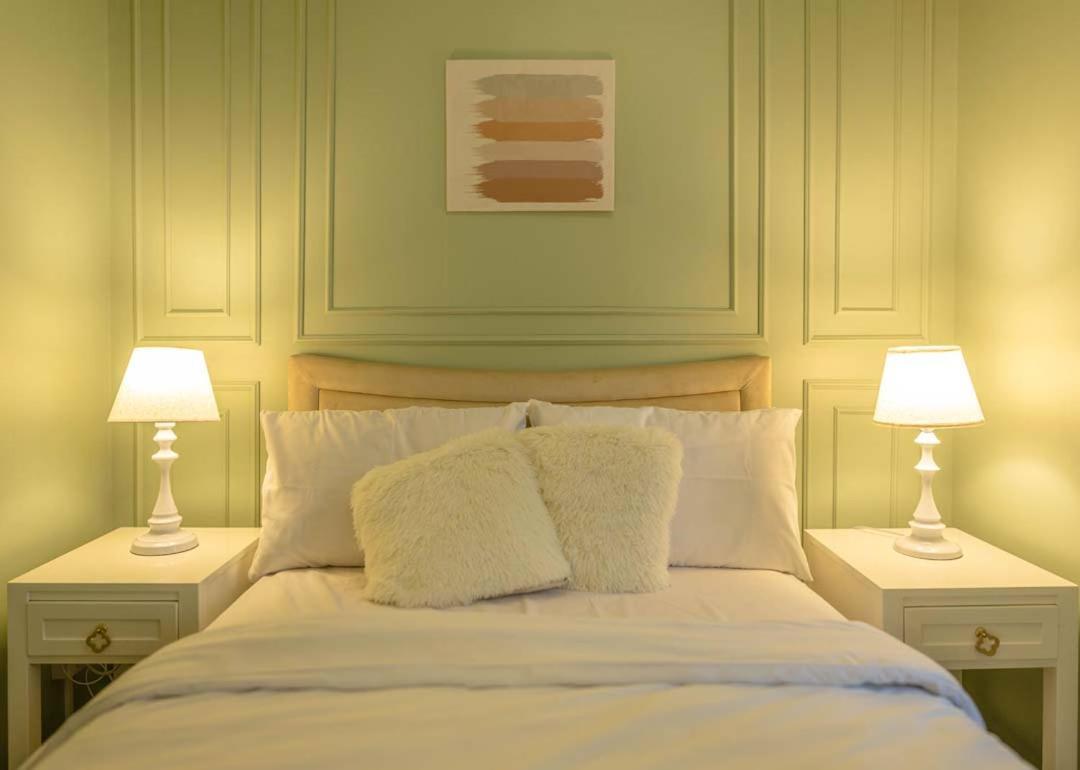 Shore 2br De Luxe Suite, Mall Of *
